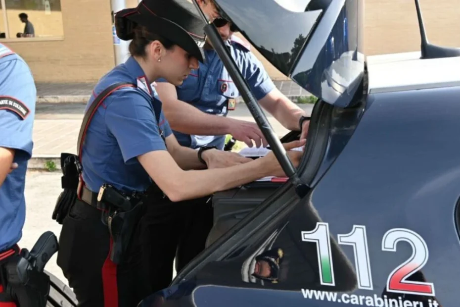si fingono carabinieri truffa