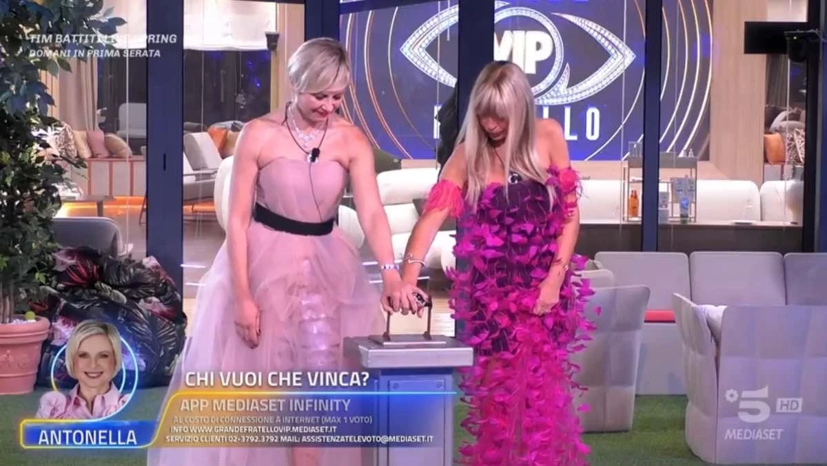 Alessandra Mussolini festeggia la vittoria al GF Vip 8
