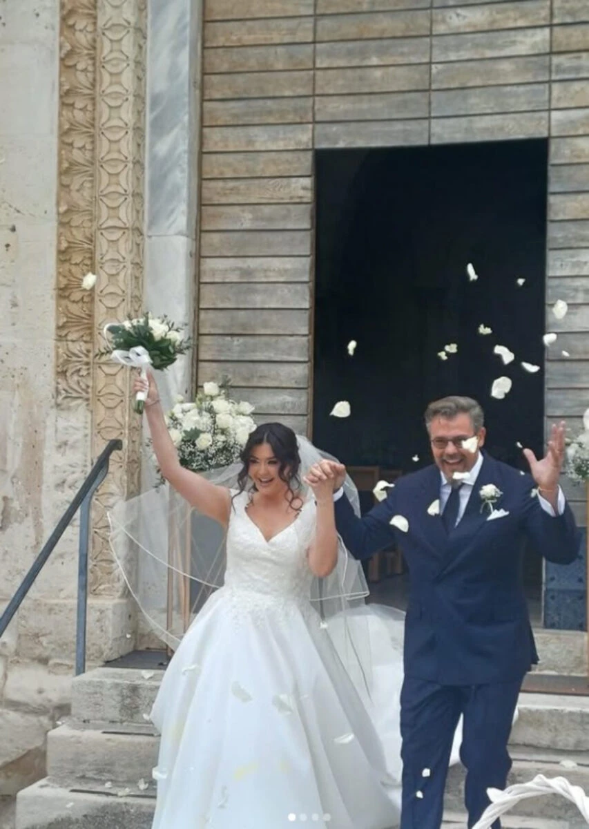 Andrea Lo Cicero e Roberta Di Fiore con i figli nel giorno delle nozze