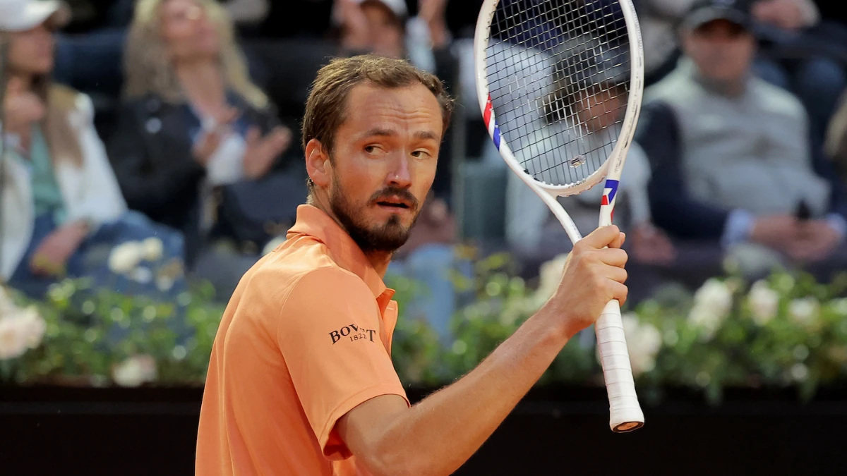 Daniil Medvedev durante il match al Roland Garros 2026