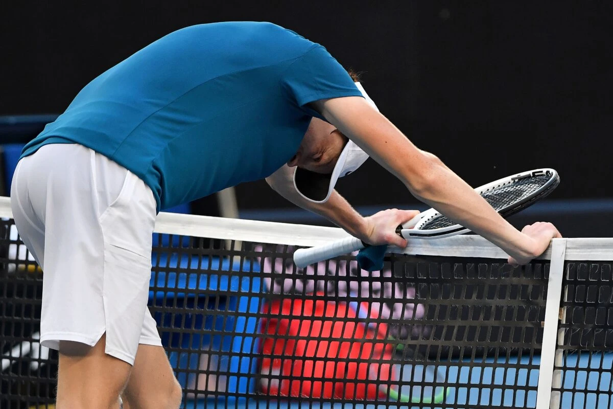 Jannik Sinner durante una competizione di tennis