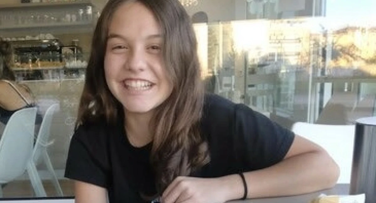 Ritratto di Selma Gjeci, giovane studentessa di 13 anni
