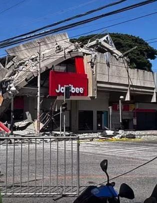 Filippine, terremoto devastante di magnitudo 7.8: crolli e vittime, scatta l’allarme tsunami
