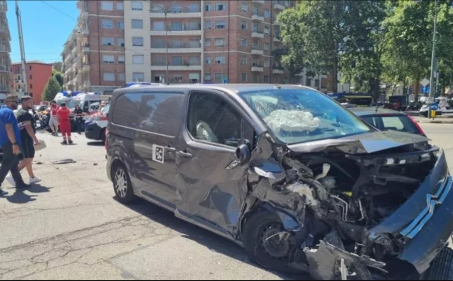 Operazioni di soccorso e messa in sicurezza dopo incidente a Torino