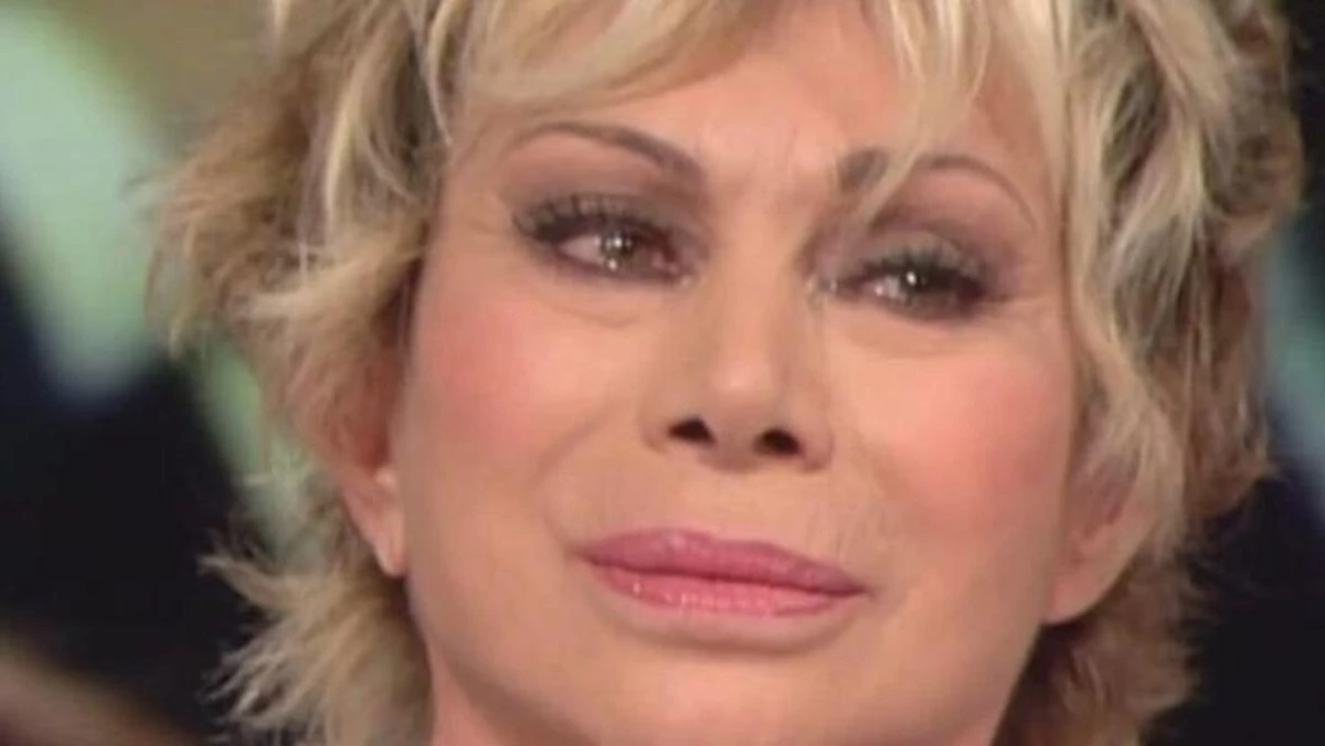 carmen russo mai pianto così