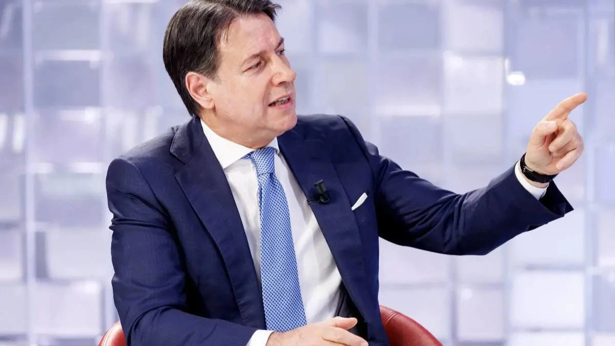 Giuseppe Conte durante un'intervista