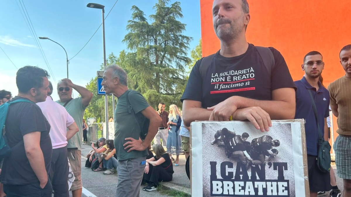 manifestazione fakir striscioni