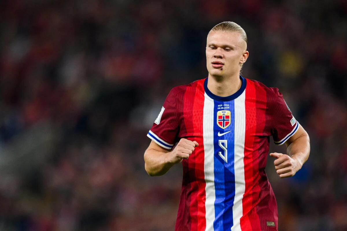 Erling Haaland durante un match con la nazionale norvegese