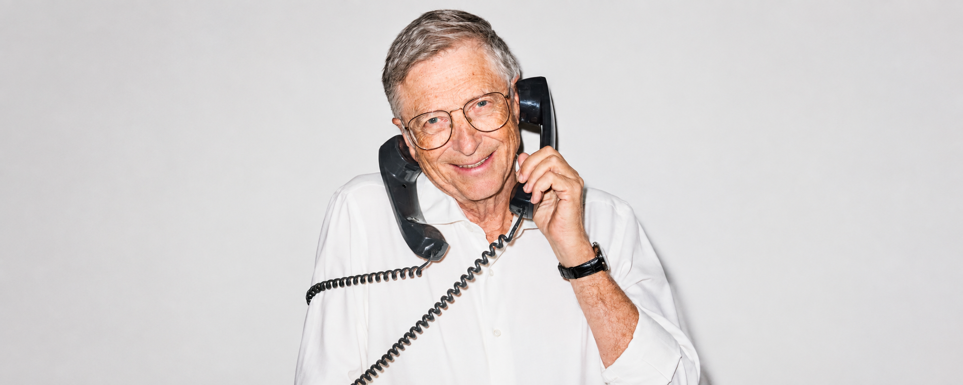 Bill Gates cambia tono sull’intelligenza artificiale: “Tassare i robot e proteggere il lavoro umano”