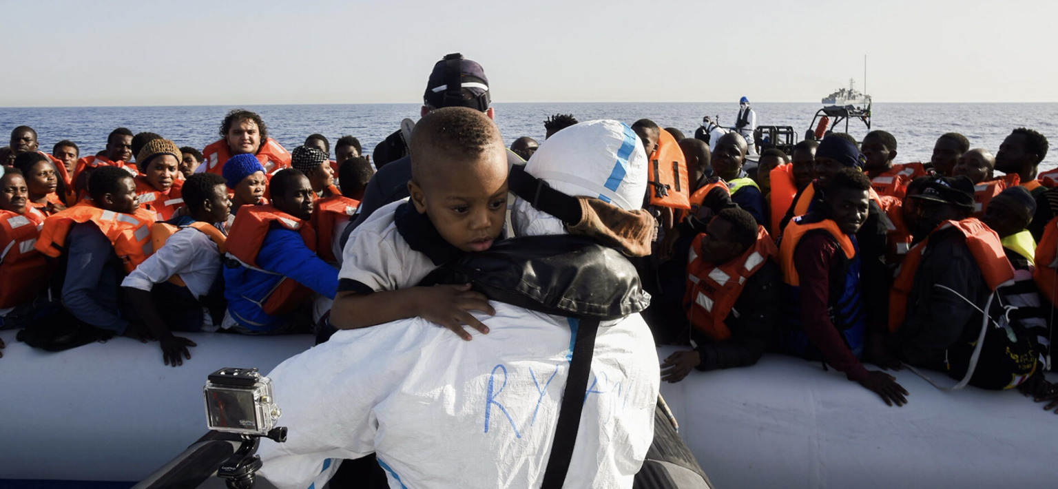 Migranti, il nuovo equilibrio europeo tra rimpatri, solidarietà e il rapporto con Berlino