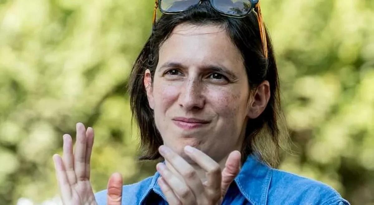 “Facciamo come in Colombia”. L’incredibile piano anti-caldo di Elly Schlein: è polemica