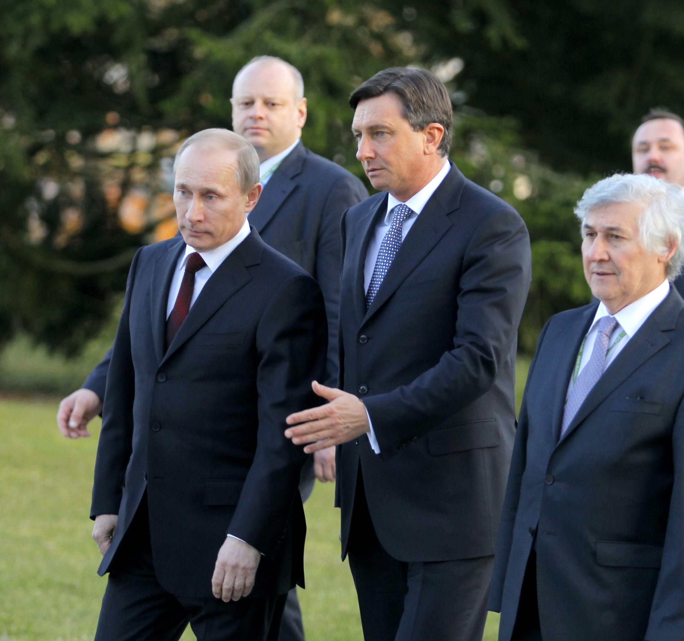 “È una spia di Putin”. Politica sotto shock, la premier finisce nei guai
