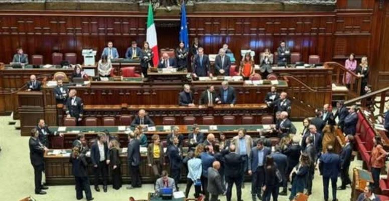 “Pronto a entrare in Forza Italia”. Terremoto politico, passa a destra e cambia tutto
